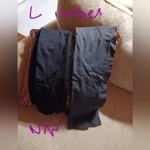 2pr Maternity leggings never worn